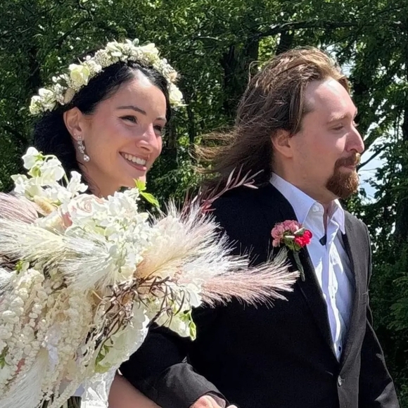 ANGEL IS LIVE!! LIKE THIS SHOW NOTIFICATION! 🙂🙃😊 - Picture 8 of 10